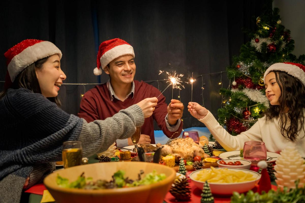 5 Tips to Being the Best Host at Your Apartment This Holiday Season