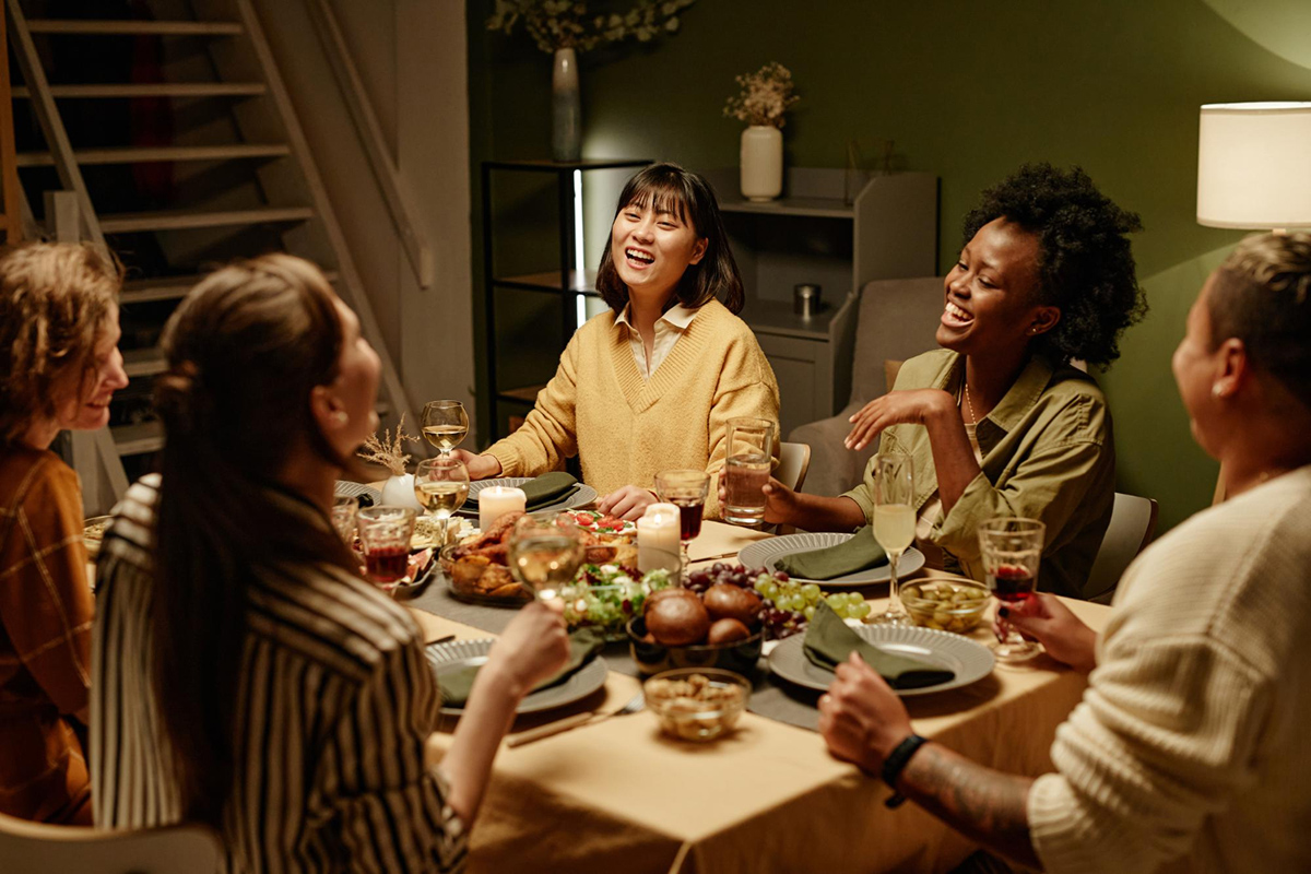 How to Throw Your First Dinner Party in your Apartment