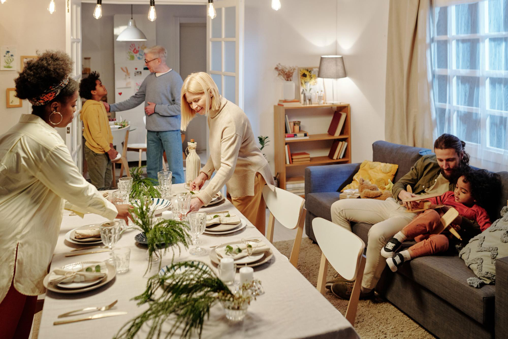 How to Throw a Dinner Party in a Small Apartment